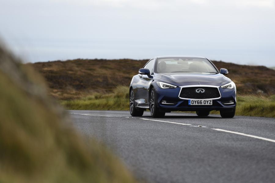  Infiniti Q60 2.0t 2016 года  (UK) (фото 6 из 10)